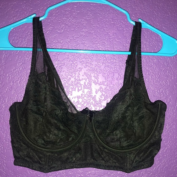Black lace Victoria secret bra - Picture 5 of 7